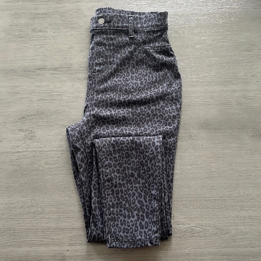 Time and Tru leopard pants